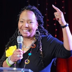 Meet your Posher, Sonya